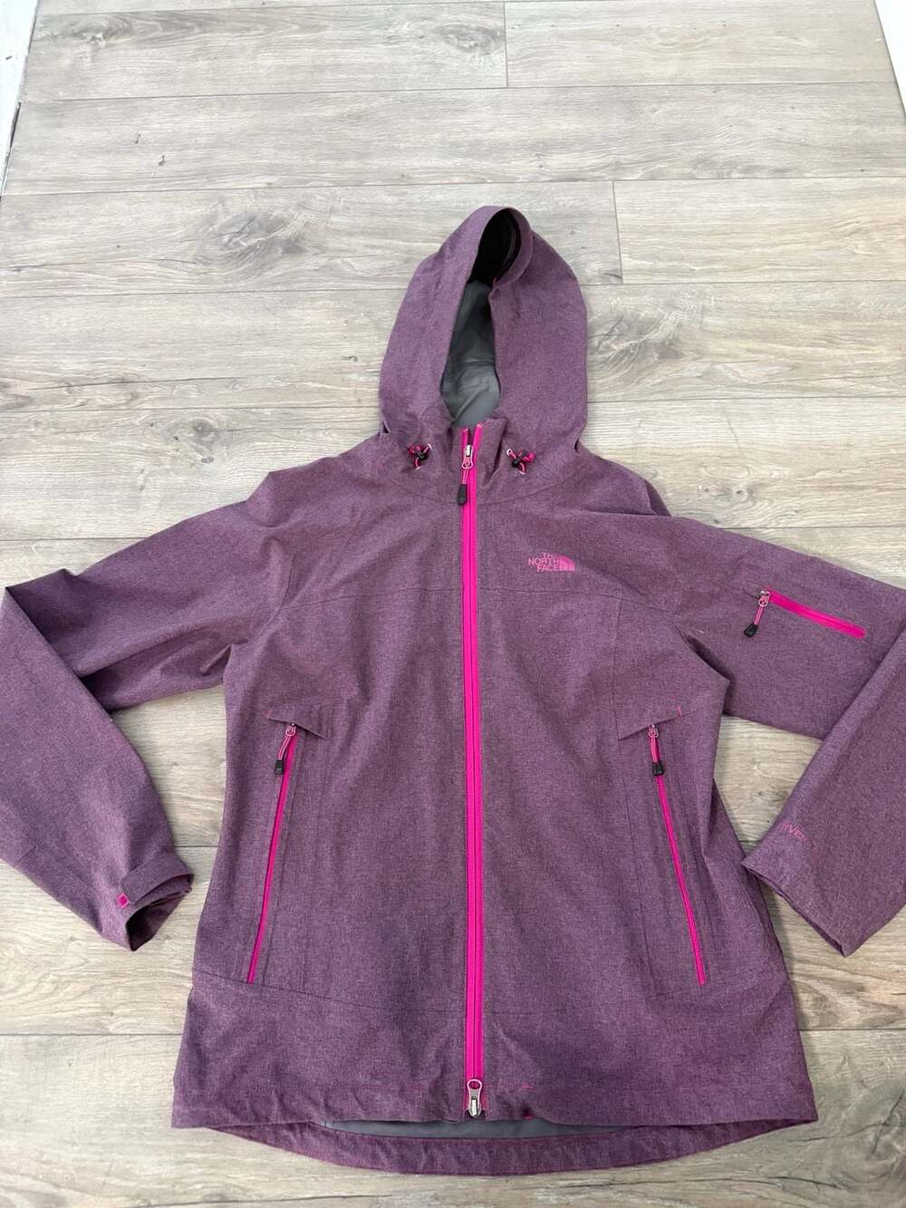 The North Face HyVent Hooded Jacket Size S Plum Pink